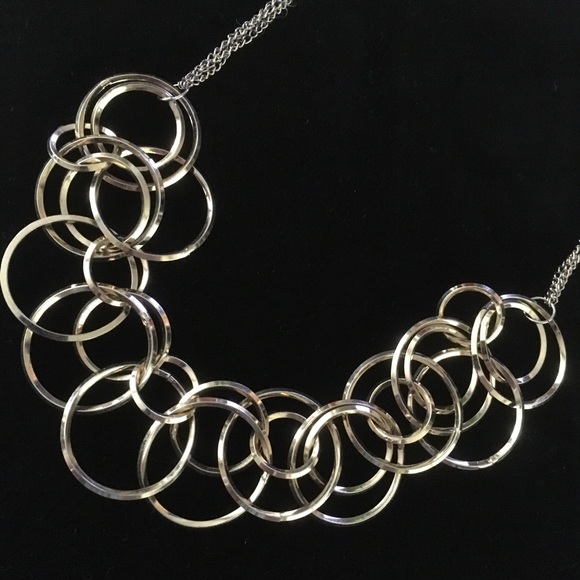 🌸🌸 SOLD 💕💕Vintage Necklace with Circular motif - Picture 2 of 4